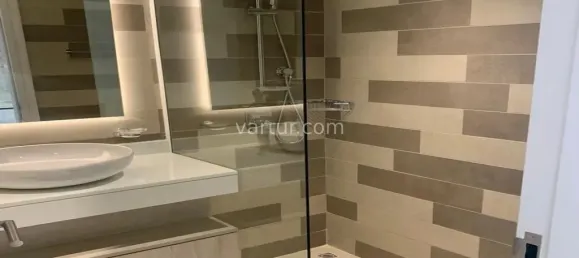 Studio in Dubai, UAE No. 14934 14