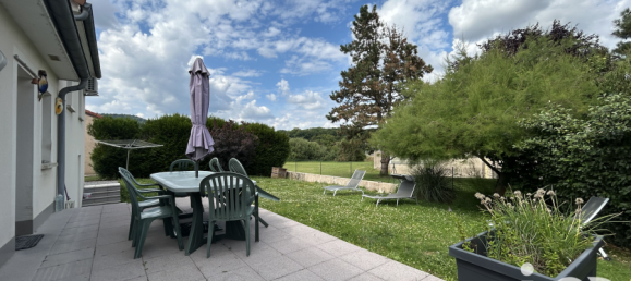 Casa de 3 dormitorios en Entrange, France No. 292817 2