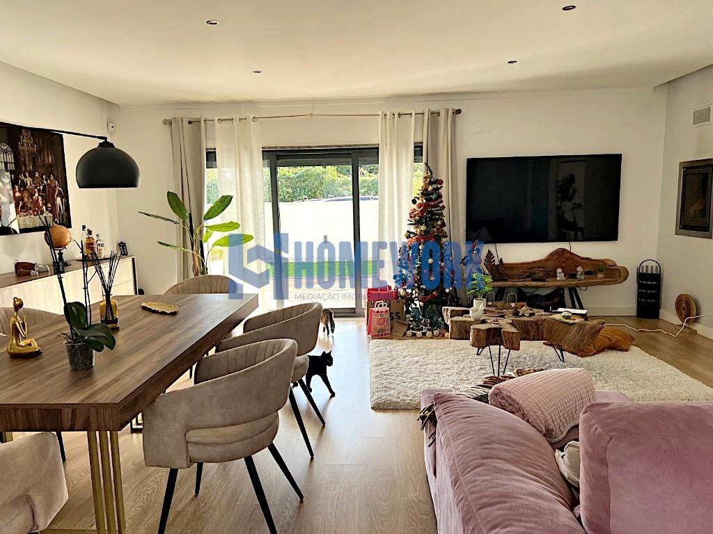 4 bedrooms House in Barreiro, Portugal No. 85035