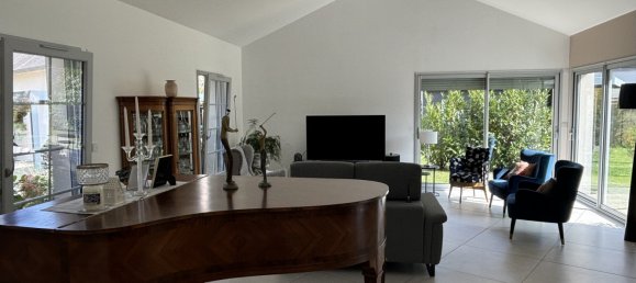 3 bedrooms House in Olivet, France No. 236661 2