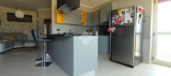 3 rooms Apartment in Montalto Uffugo, Italy No. 298915 4