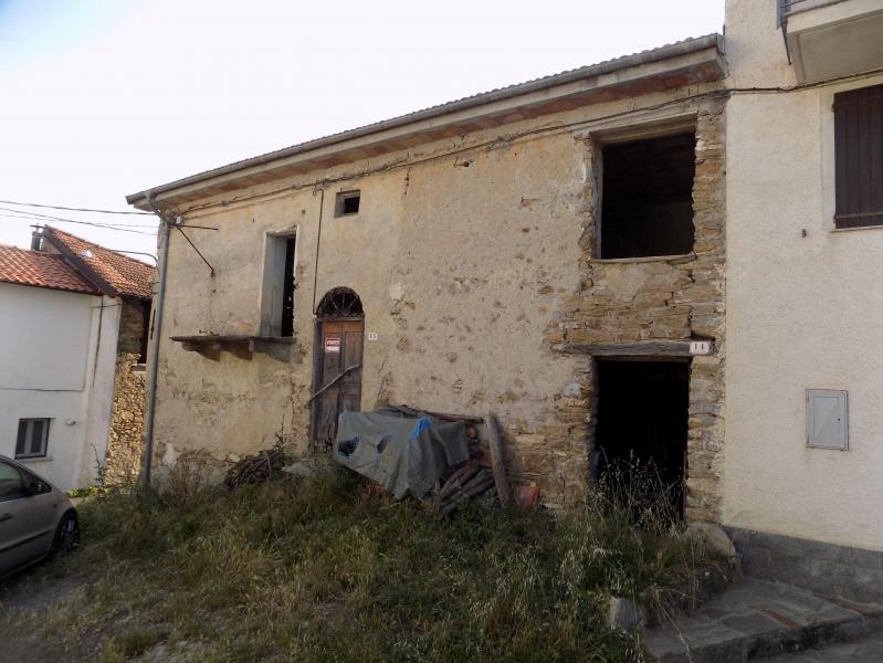 4 rooms House in Cesio, Italy No. 236180