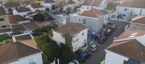 3 bedrooms House in Lisbon, Portugal No. 182641 19