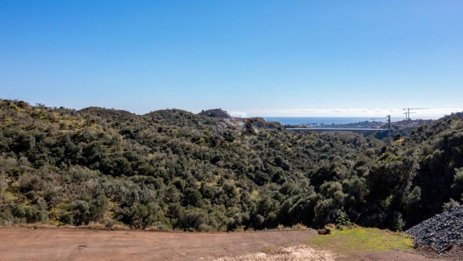 Terreno en La Quinta, Spain No. 134663