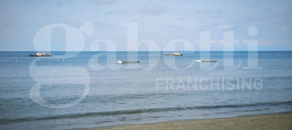 1 bedroom Apartment in Follonica, Italy No. 325873 7