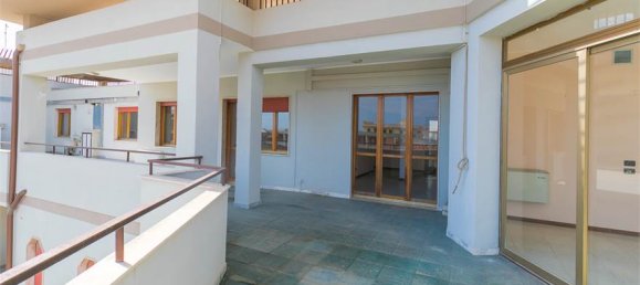 3 bedrooms Penthouse in Syracuse, Italy No. 250596 2