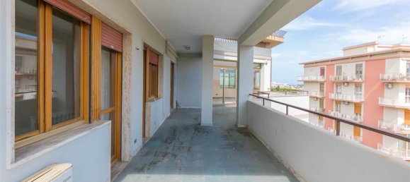 3 bedrooms Penthouse in Syracuse, Italy No. 250596 16
