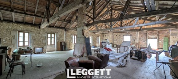 2 bedrooms House in Charente-Maritime, France No. 340099 8