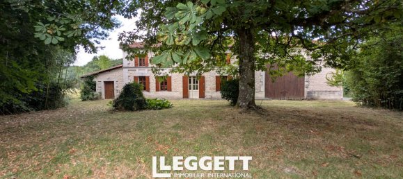 2 bedrooms House in Charente-Maritime, France No. 340099 2