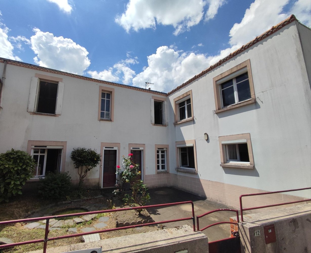 5 bedrooms House in Getigne, France No. 333097