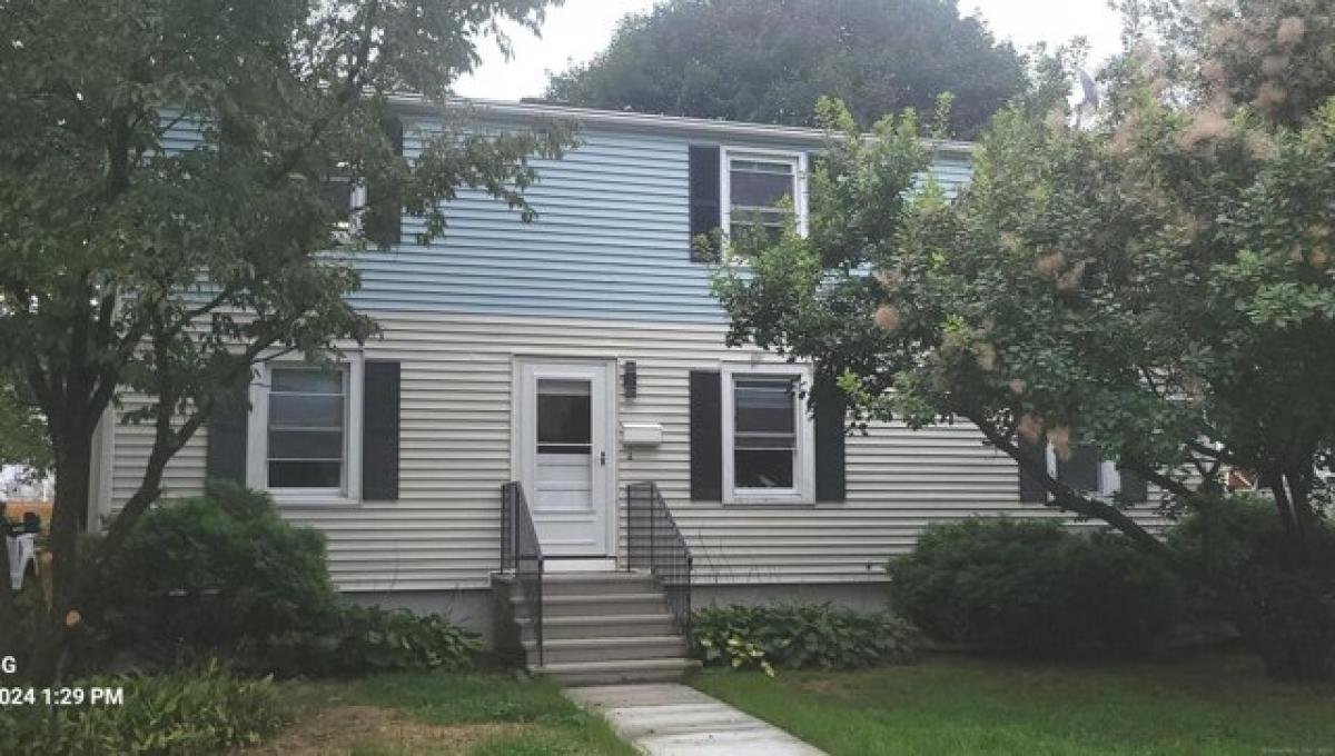 5 bedrooms House in Norwich, USA No. 375323