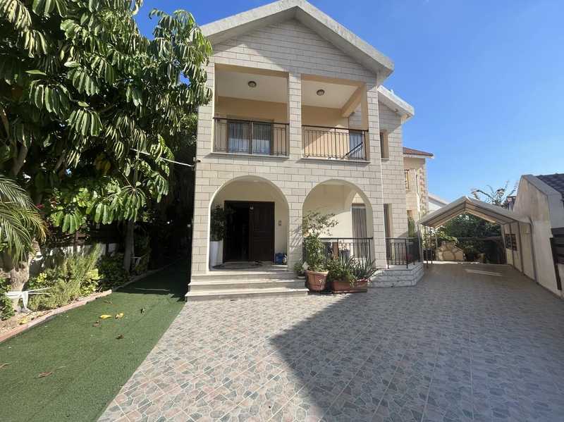 5 bedrooms House in Agios Athanasios, Cyprus No. 14646