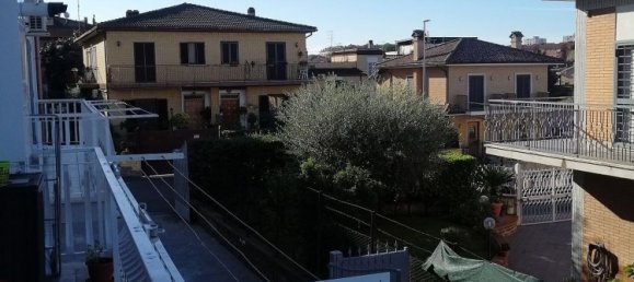 Квартира с 2 комнатами в Рим, Италия № 32267 10