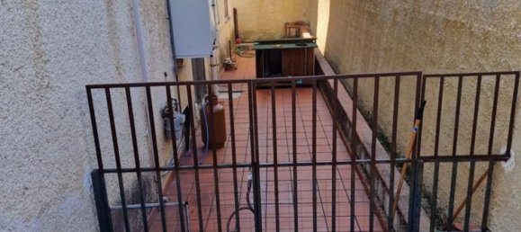 Квартира с 5 комнатами в Леркара Фридди, Италия № 255437 3