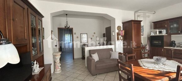 3 Schlafzimmer Wohnung in Modena, Italy, Nr. 26207 9