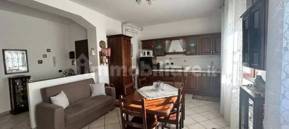 3 Schlafzimmer Wohnung in Modena, Italy, Nr. 26207 7