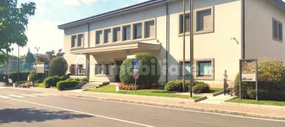 Дом с 6 спальнями в Горлаго, Италия № 310217 10