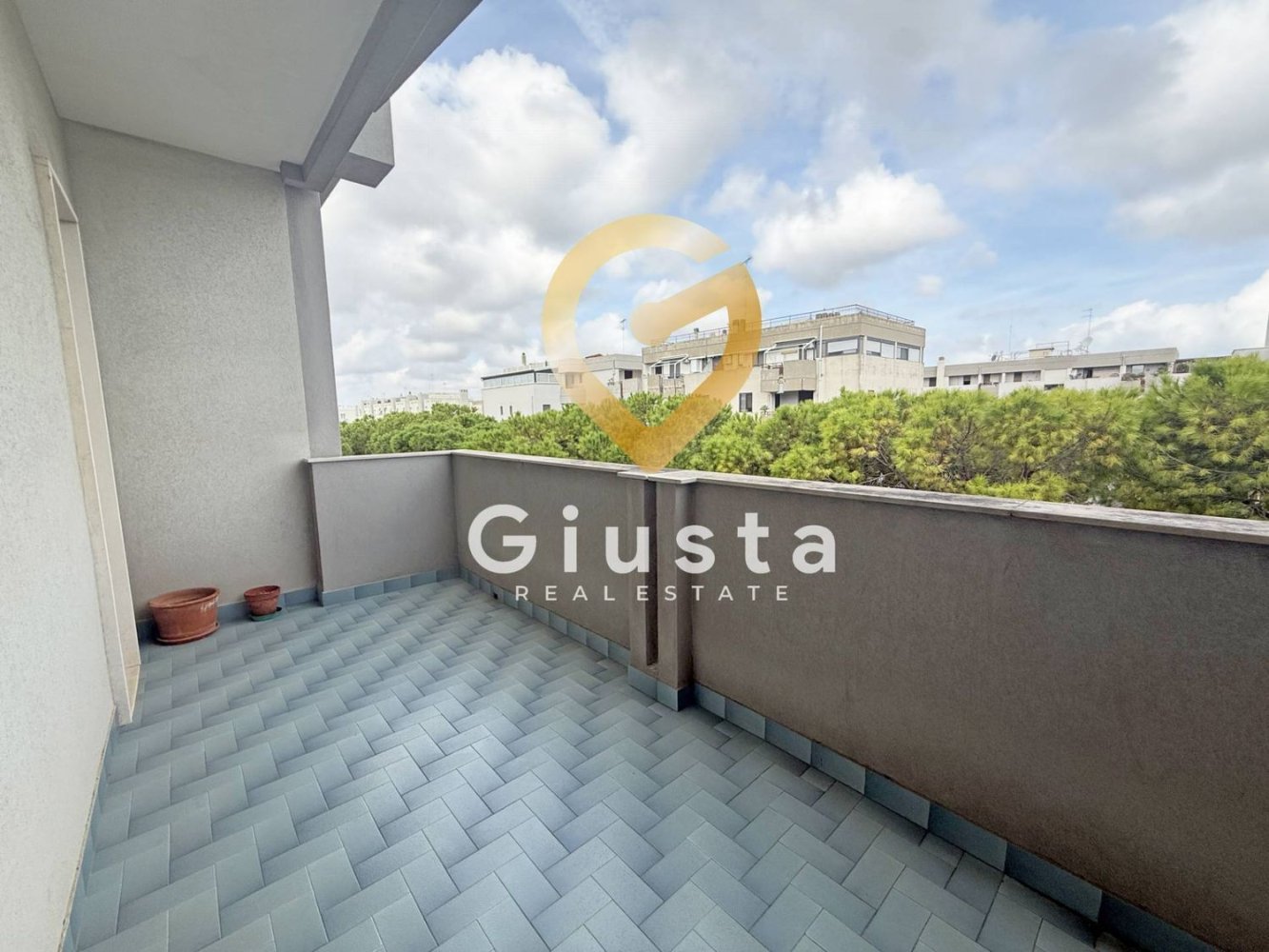 Apartamento de 4 dormitorios en Brindisi, Italy No. 380626