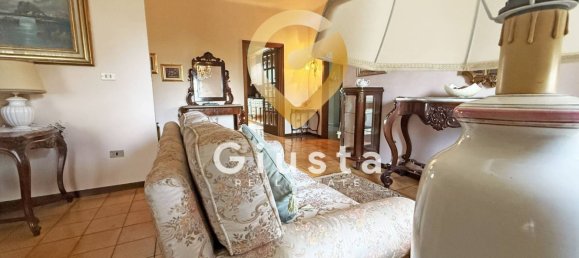 Apartamento de 4 dormitorios en Brindisi, Italy No. 380626 23