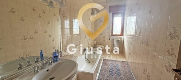 Apartamento de 4 dormitorios en Brindisi, Italy No. 380626 36