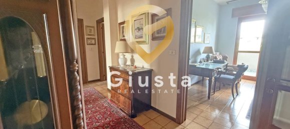 Apartamento de 4 dormitorios en Brindisi, Italy No. 380626 28