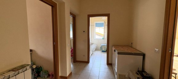 3-salle Appartement à Colverde, Italy No. 313815 5