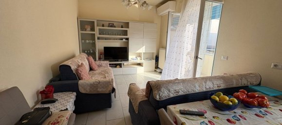 3-salle Appartement à Colverde, Italy No. 313815 2