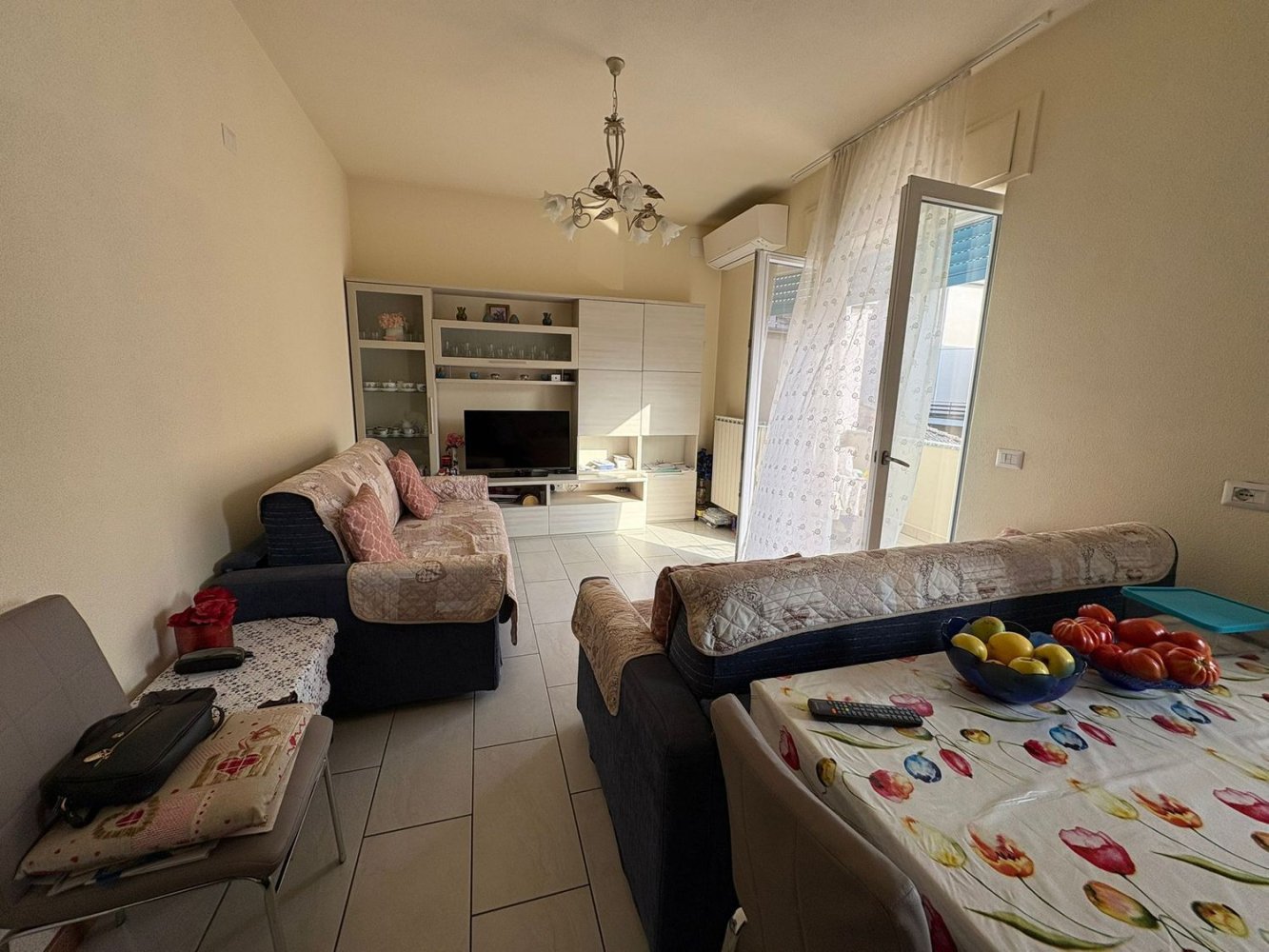 3-salle Appartement à Colverde, Italy No. 313815