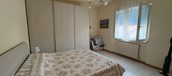3-salle Appartement à Colverde, Italy No. 313815 6