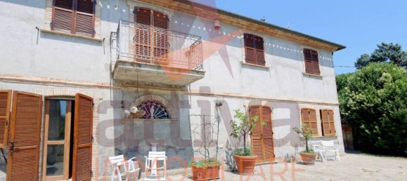 3 غرف نوم فيلا في Castelfidardo, Italy رقم 260849 10