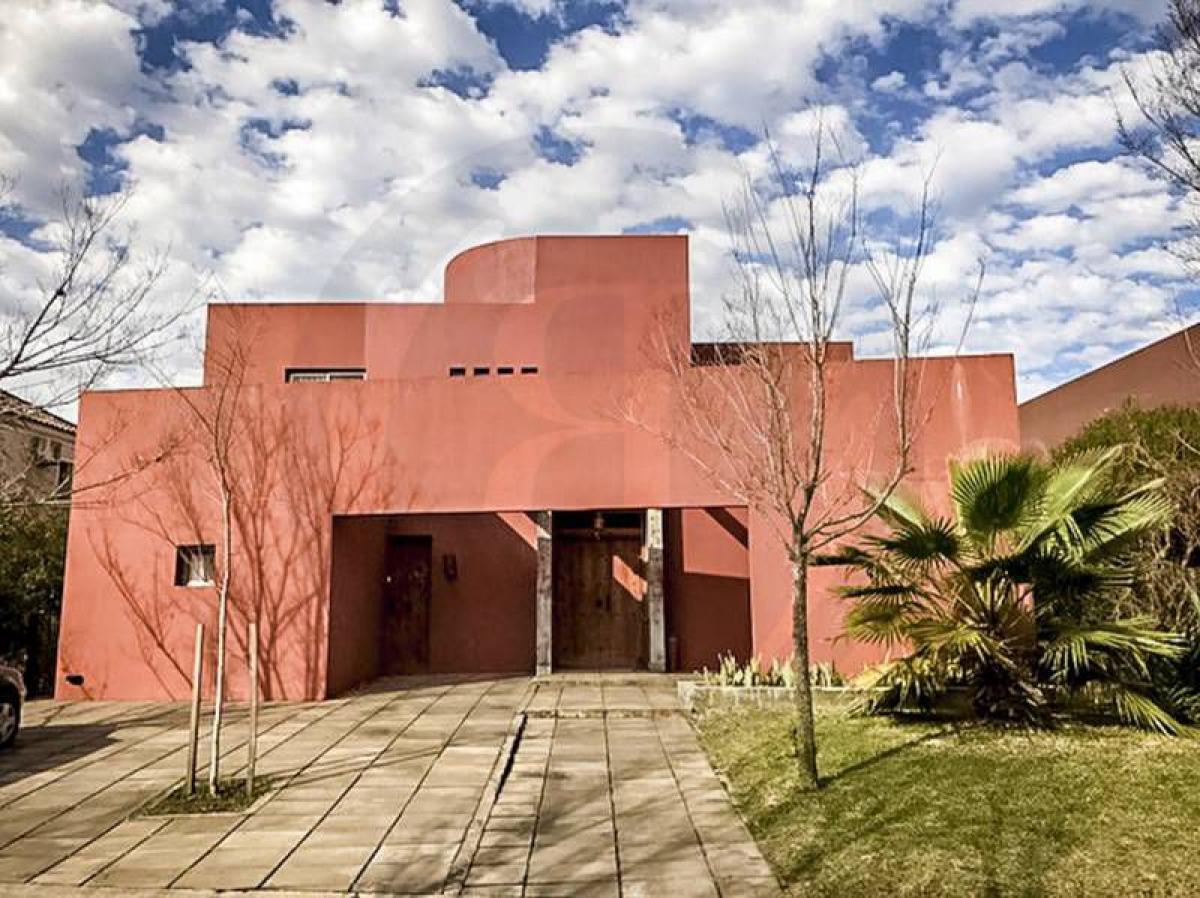 3 bedrooms House in Tigre, Argentina No. 9313