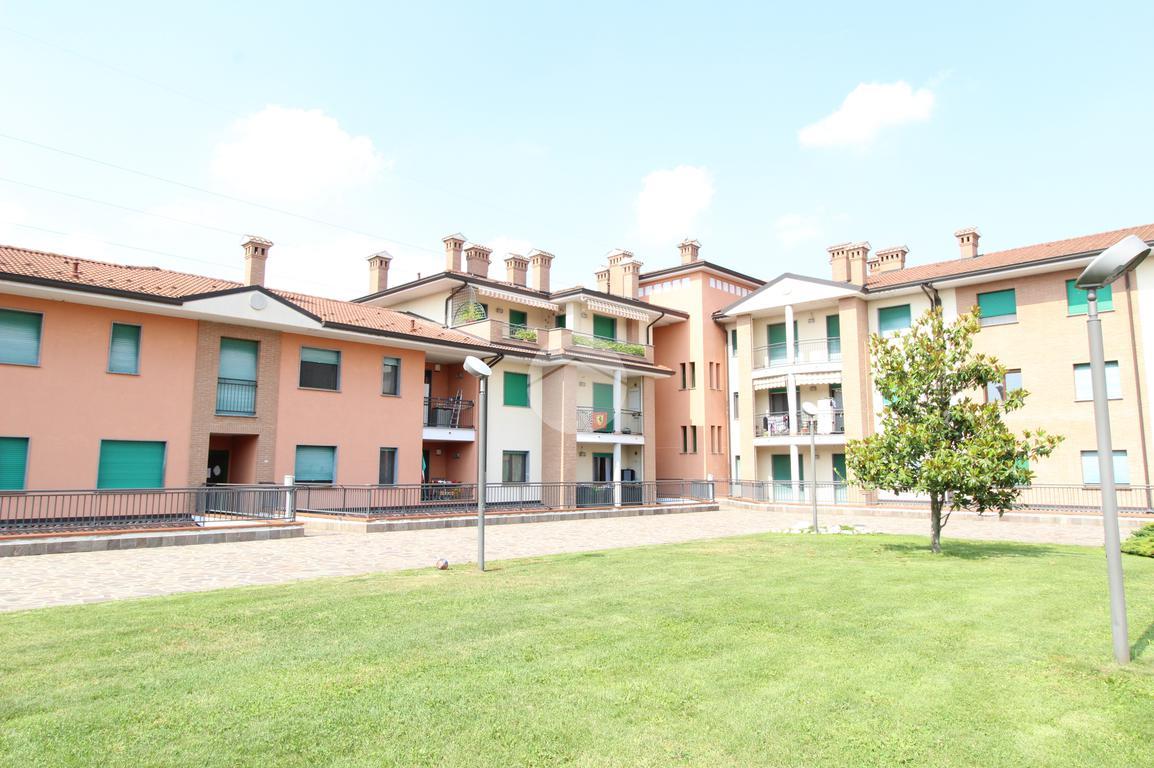 1 room Garage in Robecchetto con Induno, Italy No. 18056