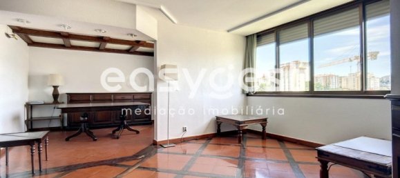 3 bedrooms Apartment in Lisbon, Portugal No. 81758 4