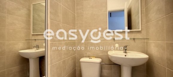 3 bedrooms Apartment in Lisbon, Portugal No. 81758 13