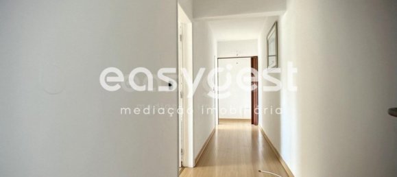 3 bedrooms Apartment in Lisbon, Portugal No. 81758 10