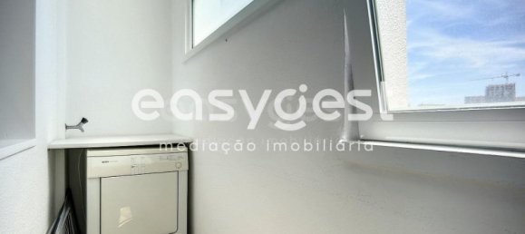 3 bedrooms Apartment in Lisbon, Portugal No. 81758 8