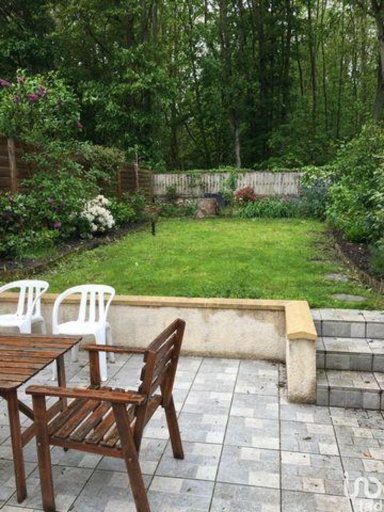 2 bedrooms House in Gisors, France No. 23810