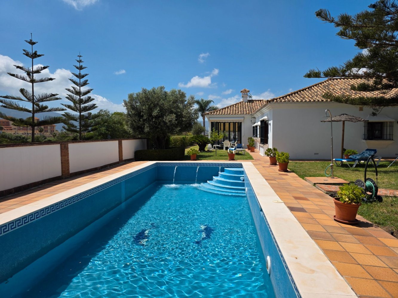 4 bedrooms House in Los Barrios, Spain No. 184026