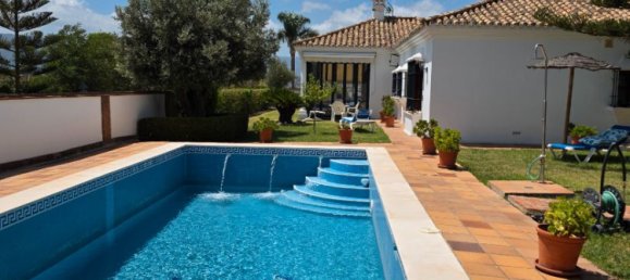 4 bedrooms House in Los Barrios, Spain No. 184026 2