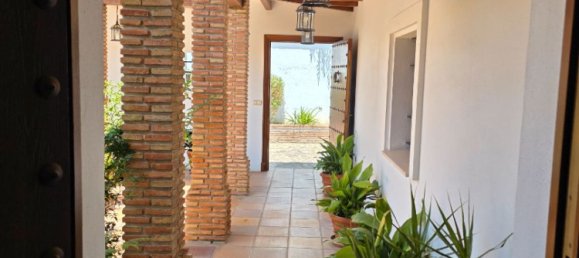 4 bedrooms House in Los Barrios, Spain No. 184026 12
