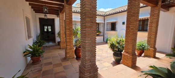 4 bedrooms House in Los Barrios, Spain No. 184026 10