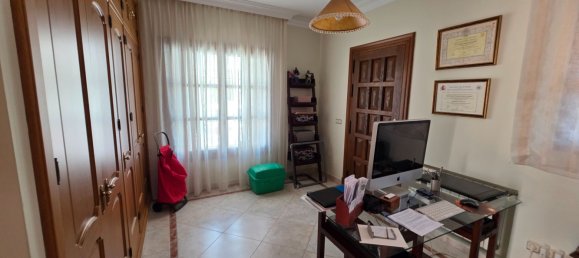 4 bedrooms House in Los Barrios, Spain No. 184026 33