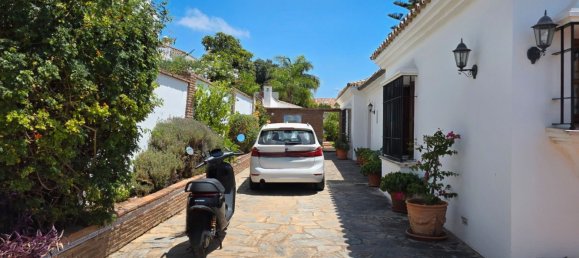 4 bedrooms House in Los Barrios, Spain No. 184026 3