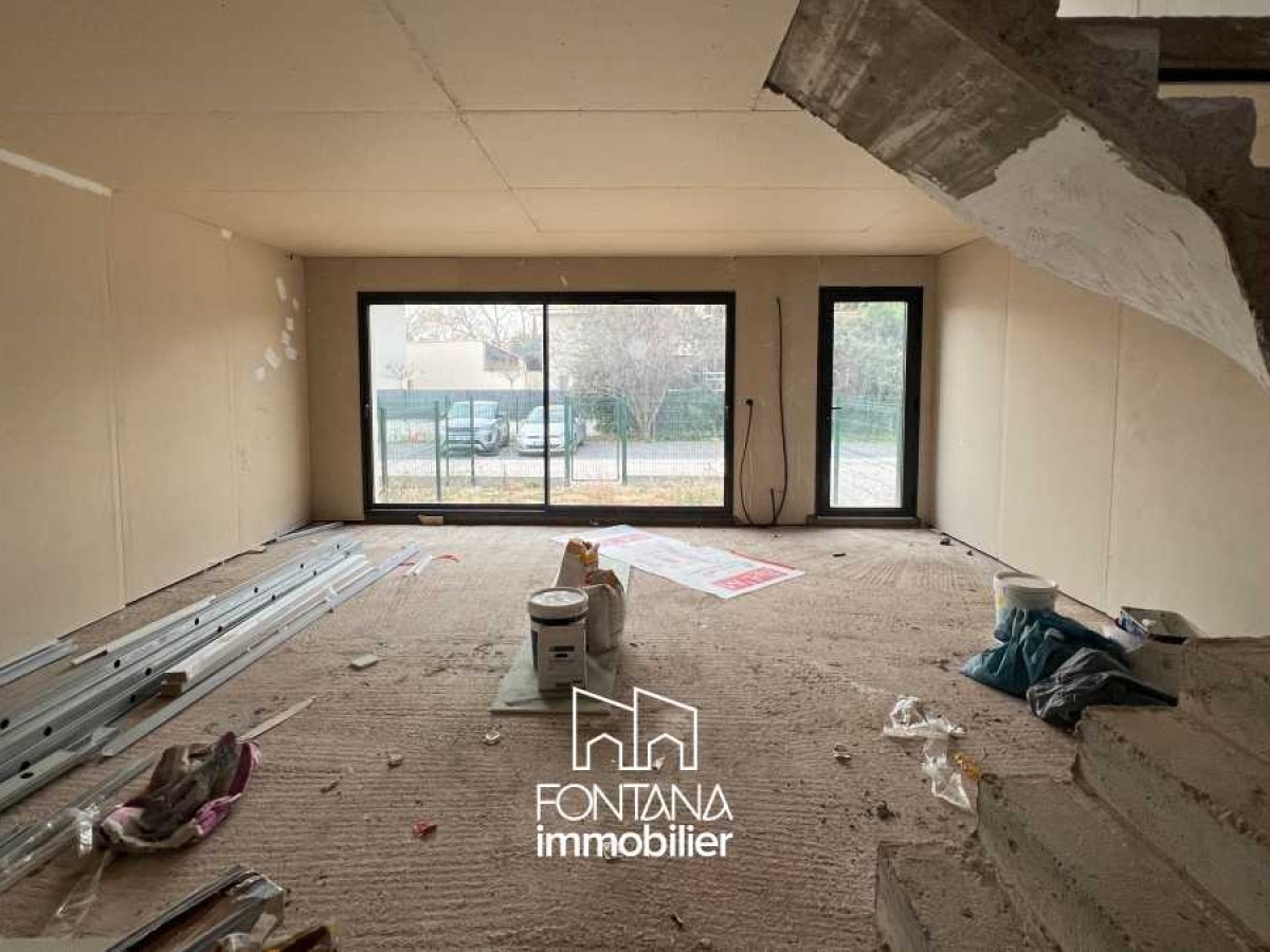 5 bedrooms Villa in Vendargues, France No. 193748