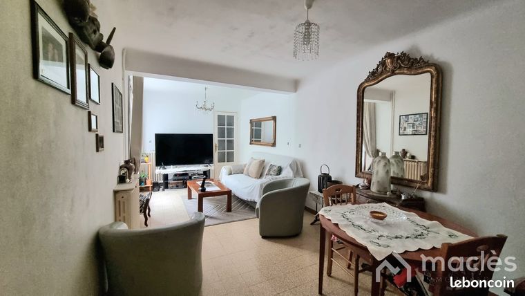 Casa de 2 dormitorios en Aubervilliers, France No. 314354