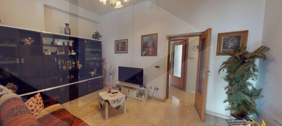 2-salle Appartement à Pomigliano d'Arco, Italy No. 24634 4