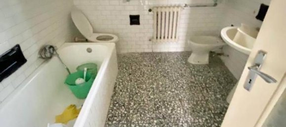 8 rooms House in Urbino, Italy No. 158129 8