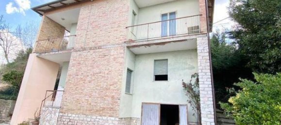 8 rooms House in Urbino, Italy No. 158129 4