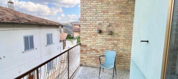 8 rooms House in Urbino, Italy No. 158129 5