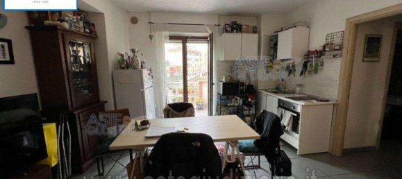 2 rooms Apartment in Rome, Italy No. 28107 2